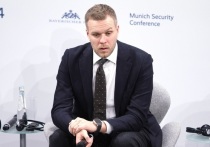 Министр иностранных дел Литвы Габриэлюс Ландсбергис по прибытии на встречу глав МИД стран Европейского союза (ЕС) заявил, что Западу «рано открывать шампанское» после того, как действующий президент США Джо Байден одобрил удары вглубь российской территории американским оружием. Его слова приводит ТАСС.