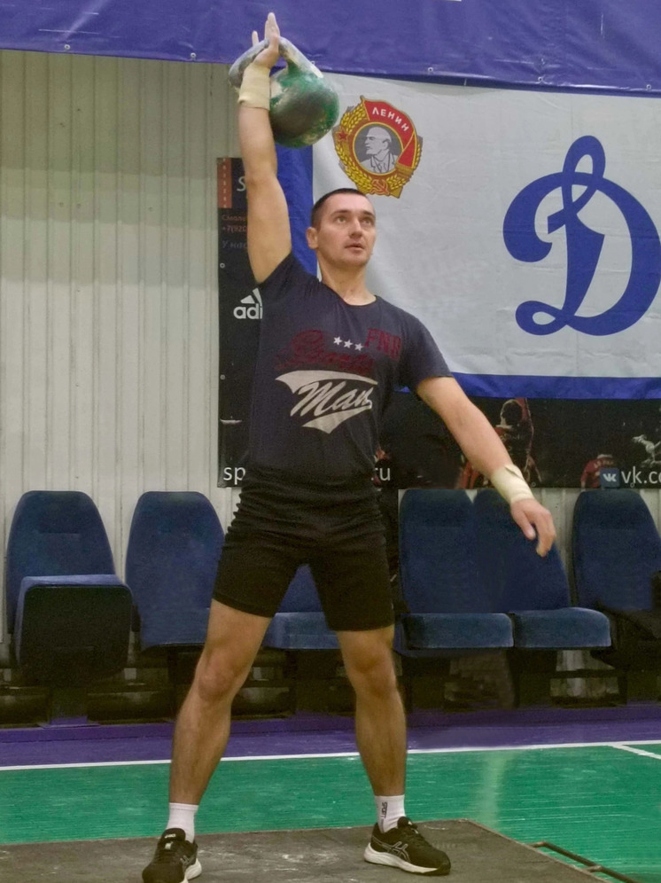 Сотрудники регионального УФСИН – «серебряные» призеры областных соревнований по гиревому спорту