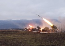 Расчет реактивной системы залпового огня (РСЗО) «Град» 44-го армейского корпуса группировки «Север» ВС РФ поразил скопление пехоты вооруженных сил Украины (ВСУ) на Харьковской направлении, сорвав ее ротацию. Об этом сообщает ТАСС со ссылкой на собственного корреспондента, находящегося на позициях артиллеристов. 