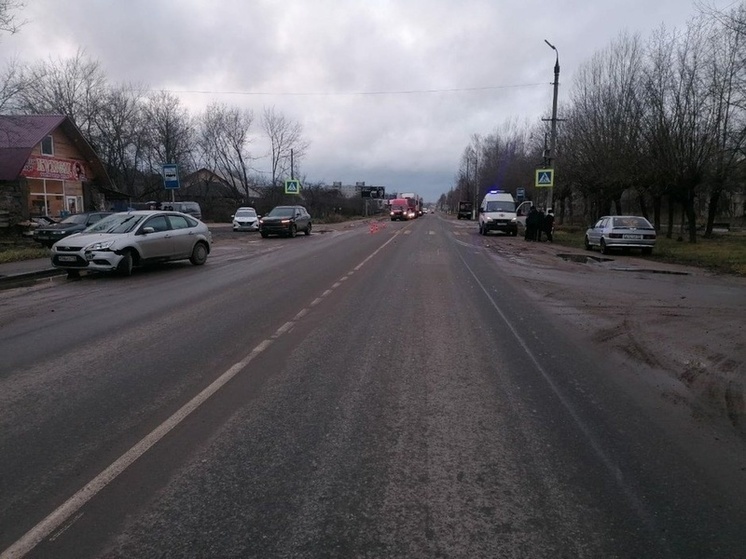 В Тверской области иномарка сбила на пешеходном переходе ребенка