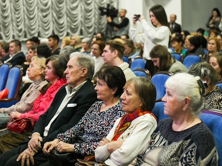 Преподаватели Хакасского госуниверситета отметили профессиональный праздник