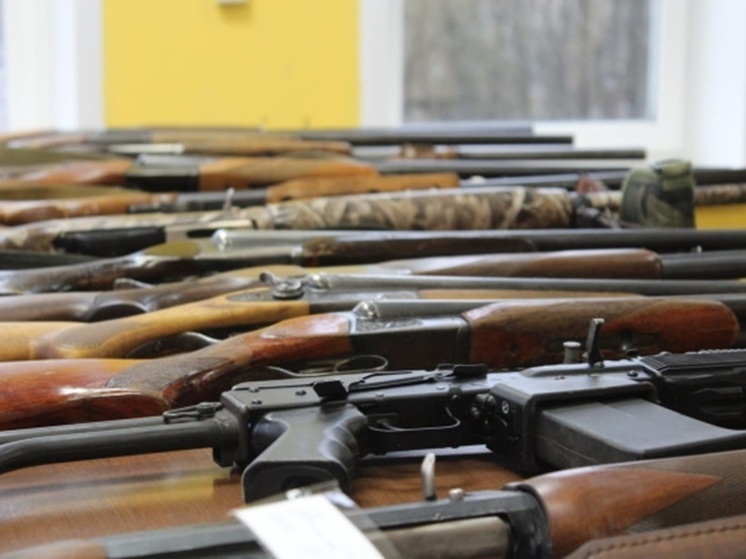 Тверские росгвардейцы продолжают передавать в зону СВО охотничье оружие