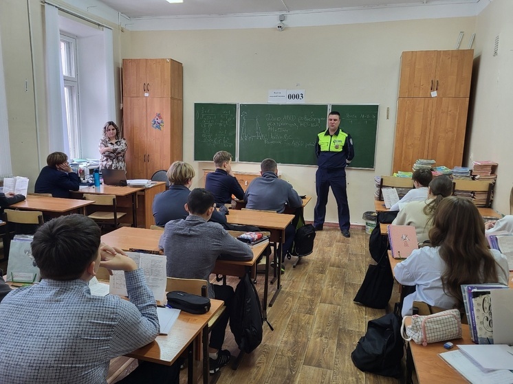 Сотрудник ГАИ провёл профилактические беседы с учениками Михайловской школы №2