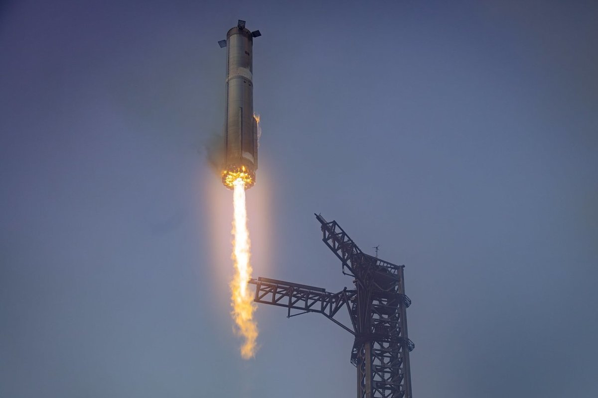 Трамп вместе с Маском наблюдали за запуском космического корабля Starship