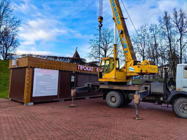 Псков готовится к открытию катка в Финском парке