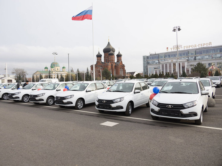 Туляки, пострадавшие на производстве, получили новые автомобили