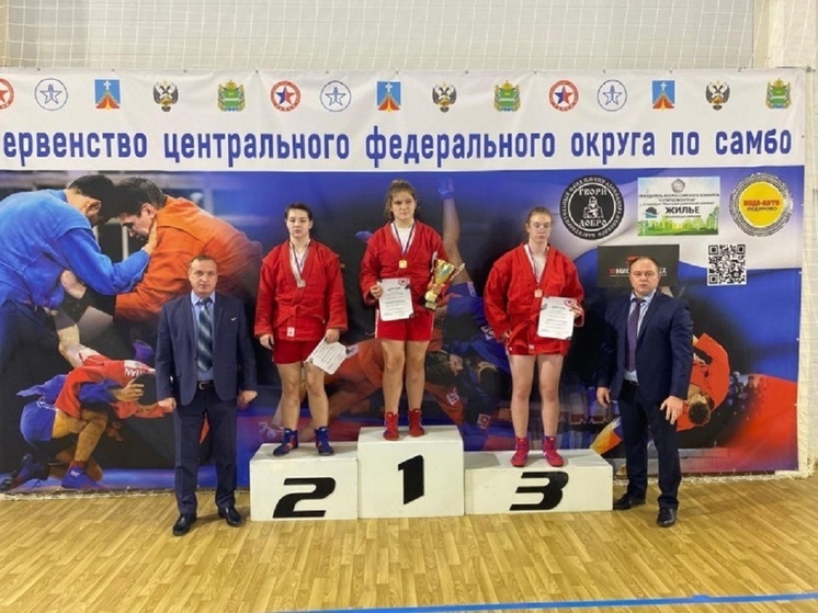 С первенства ЦФО по самбо тулячка увезла «серебро»