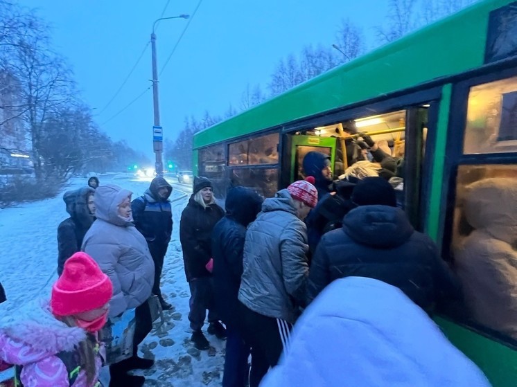 Архангельск встал в пробках из-за перекрытия части Московского проспекта