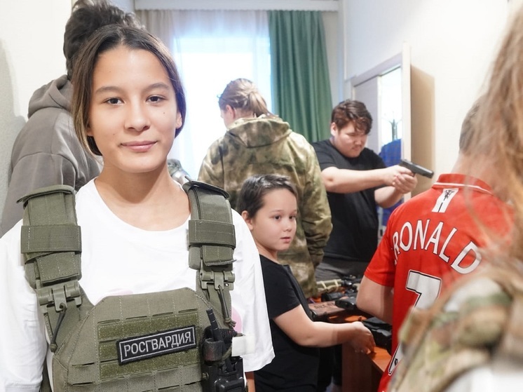 Интерактивный урок в детском доме провели росгвардейцы НАО