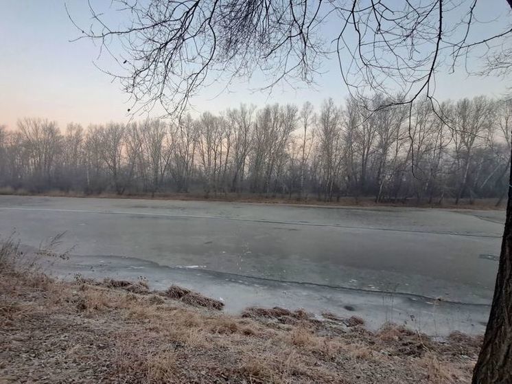 Спасатели Хакасии предупредили о хрупком льде на водоемах