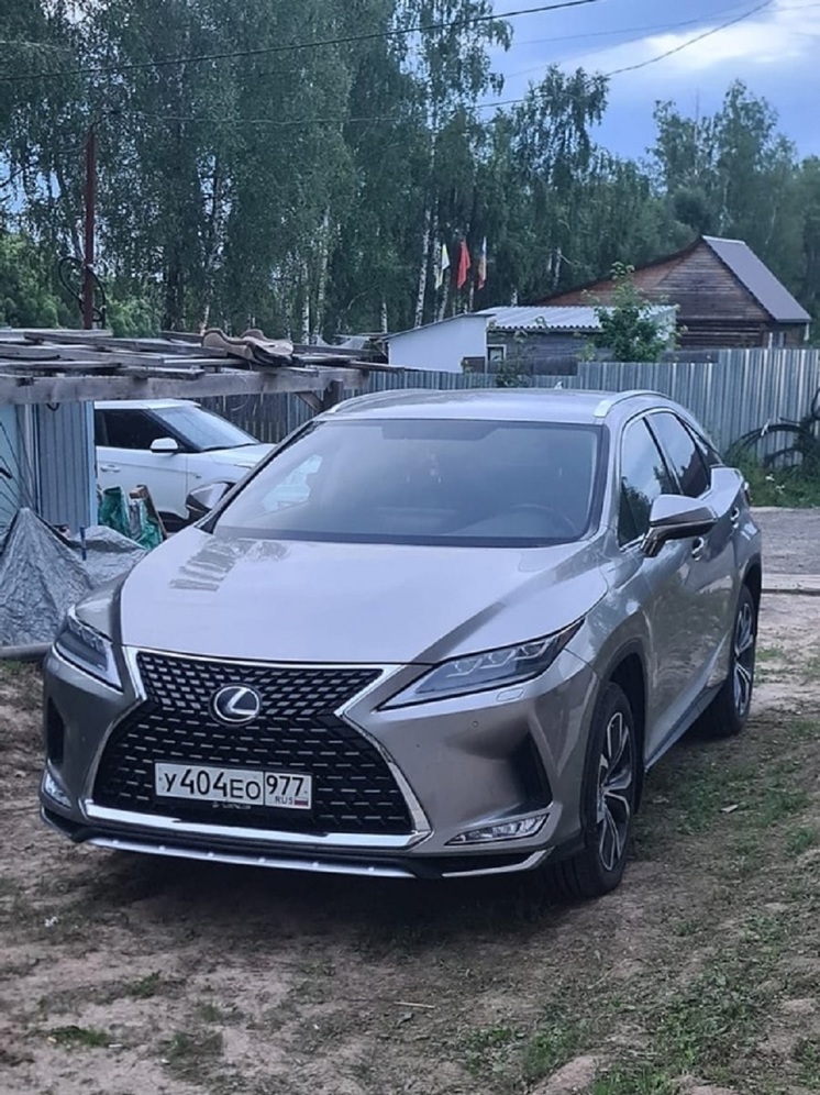 В Тверской области видели угнанный в Москве дорогой Lexus