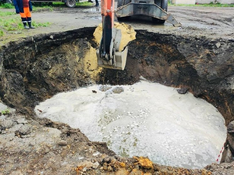 На Ленинском проспекте в Воронеже провалился асфальт