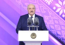 Президент Белоруссии Александр Лукашенко в ходе встречи со студентами ряда вузов гуманитарного профиля высказал мнение, что мир стоит на пороге третьей мировой войны. Фрагмент выступления белорусского лидера показал Первый информационный телеканал. 