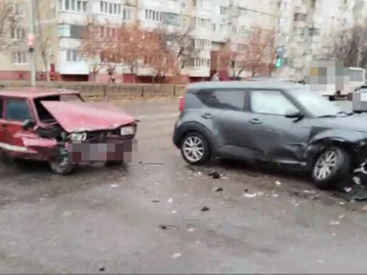 В Белгороде молодой водитель устроил тройное ДТП