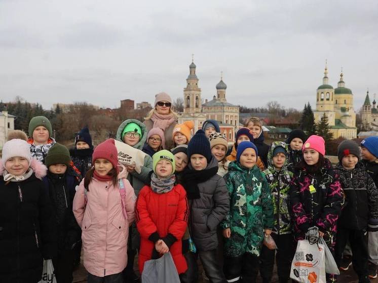 Экскурсию по святым местам провели в Серпухове для многодетных мам и жён участников СВО