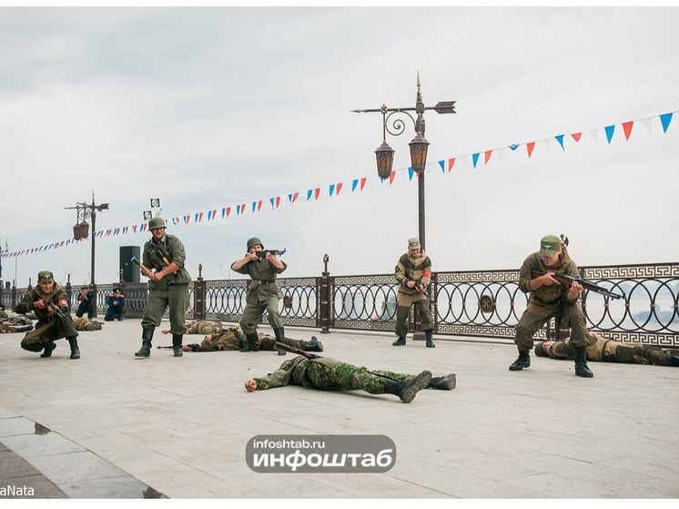 135 астраханцев пришли на мобильный пункт отбора на контрактную службу