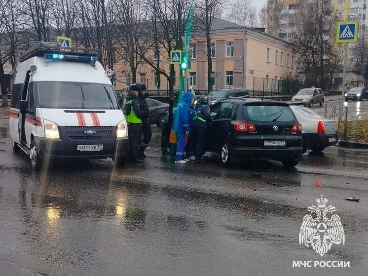 В Орле столкнулись легковой автомобиль и маршрутка