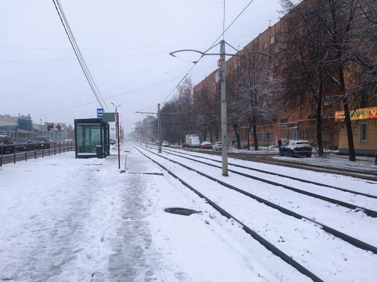 В Подмосковье мужчина упал с крыши частного дома и разбился