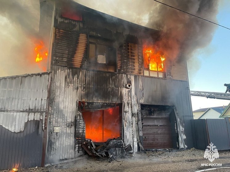 В пожаре в СНТ в Башкирии, спасая семью, получил ожоги