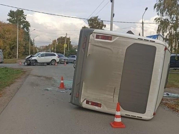 В Омске будут судить виновницу ДТП с опрокинувшейся пассажирской маршруткой