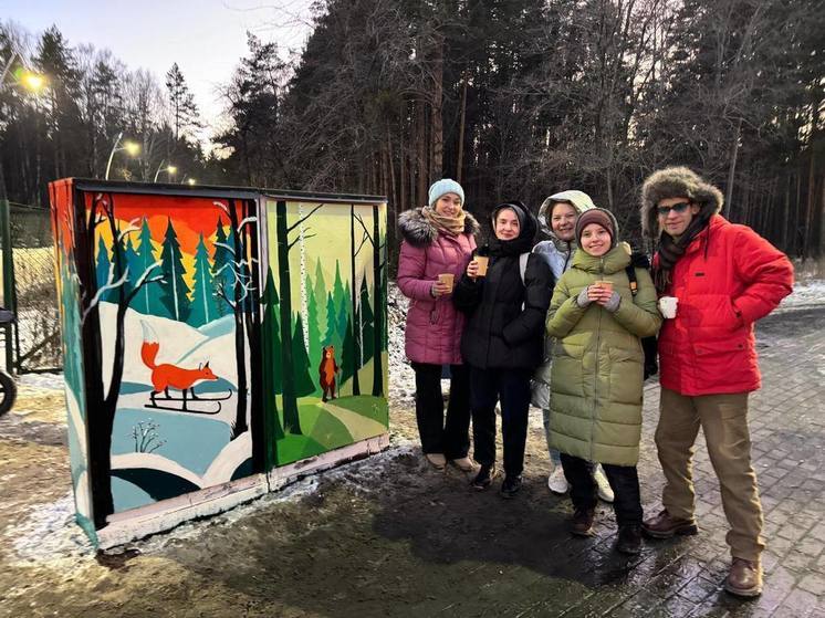 Художники разрисовали электрошкаф в челябинском бору