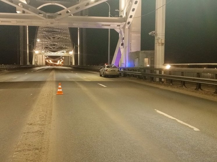 Женщина погибла при падении машины в реку с разведенного моста в Архангельске