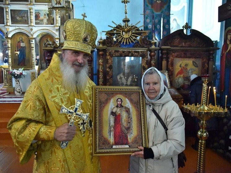 Жительница села Пономаревка передала икону в зону СВО