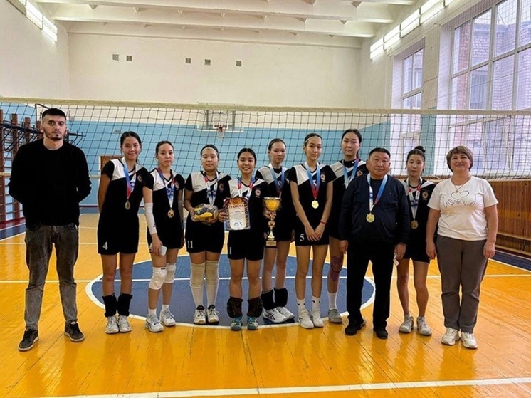 Калмыцкие волейболистки стали первыми на турнире в Ставропольском крае