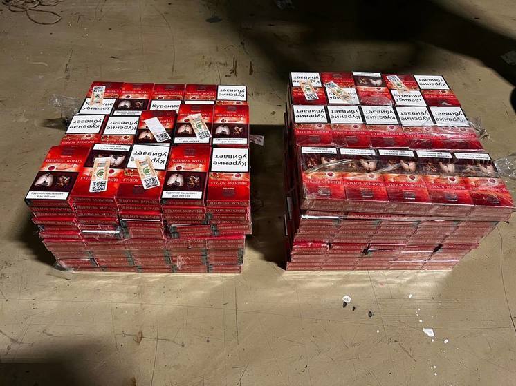 Сочинские таможенники изъяли более 400 пачек сигарет из тайника в автомобиле