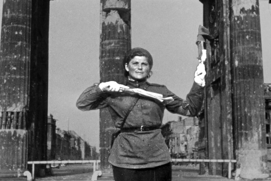 Умерла "Бранденбургская Мадонна" 100-летняя Мария Лиманская: последние фото знаменитой регулировщицы