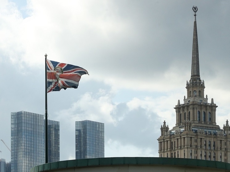 ФСБ: второму секретарю политотдела посольства Великобритании Прайору предписано покинуть Россию в двухнедельный срок