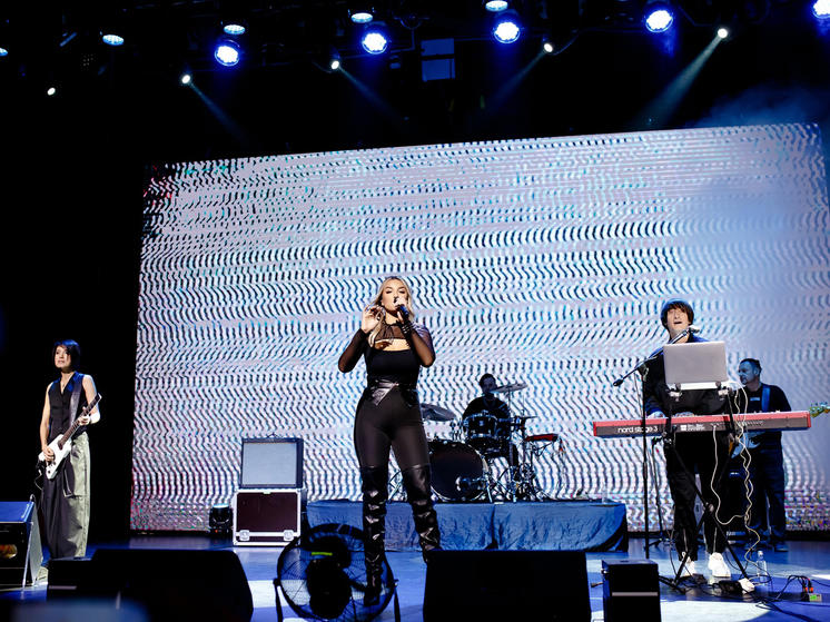 Надолго ли первая солистка Ая оказалась «вне зоны доступа»