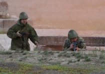 Военный эксперт, подполковник Луганской Народной Республики (ЛНР) в отставке Андрей Марочко в беседе с ТАСС сообщил, что военнослужащие вооруженных сил Украины (ВСУ) жалуются командованию на «серьезное давление» со стороны подразделений ВС РФ у населенных пунктов Макеевка и Невское в ЛНР.