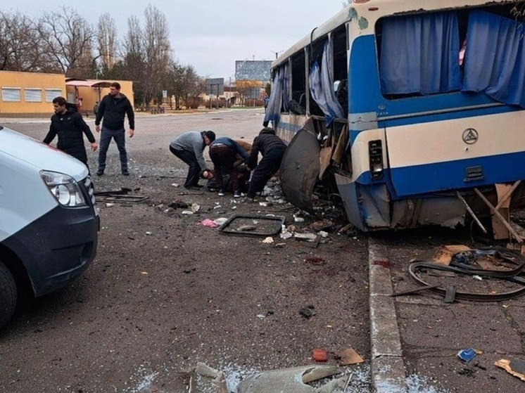 Число жертв удара ВСУ по автобусу в Новой Каховке выросло до 5 человек