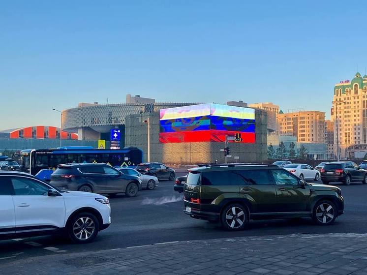 Астана готовится к визиту президента России Владимира Путина: триколоры на билбордах