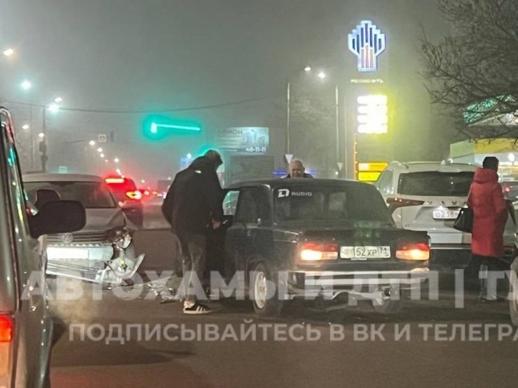 Не менее трёх машин пострадали в ДТП на Одоевском шоссе в Туле