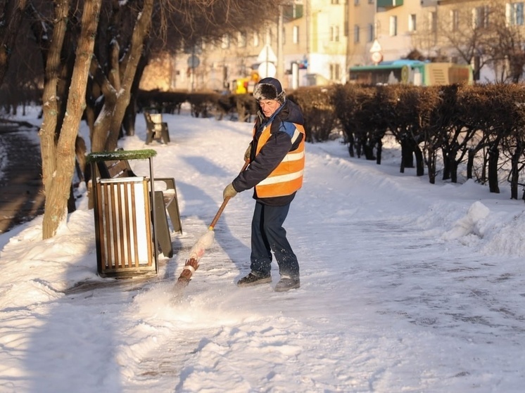 Все коммунальные службы Улан-Удэ вышли на борьбу с гололедом