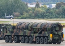 Военный эксперт, программный директор Академии политических наук, старший научный сотрудник Института Латинской Америки РАН Александр Степанов в беседе с ТАСС высказал мнение, что украинская делегация в ходе визита в Южную Корею может запросить у Сеула поставки баллистических ракет Hyunmoo-5. 