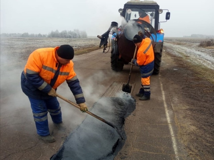 В Орловской области приводят в порядок разбитые дороги