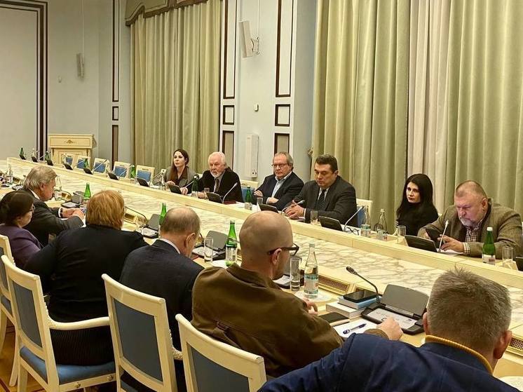 СПЧ обсудил с журналистами и законодателями ответственность блогеров