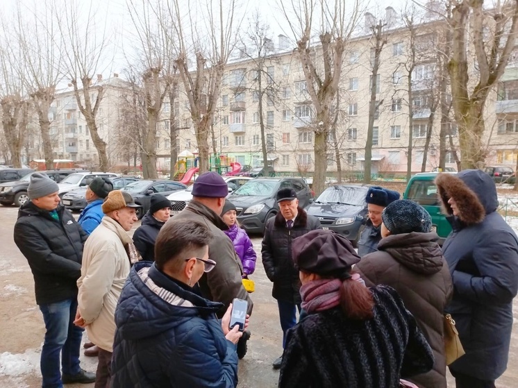 Антисанитария и долги: жильцы центра Калуги борются за порядок в доме