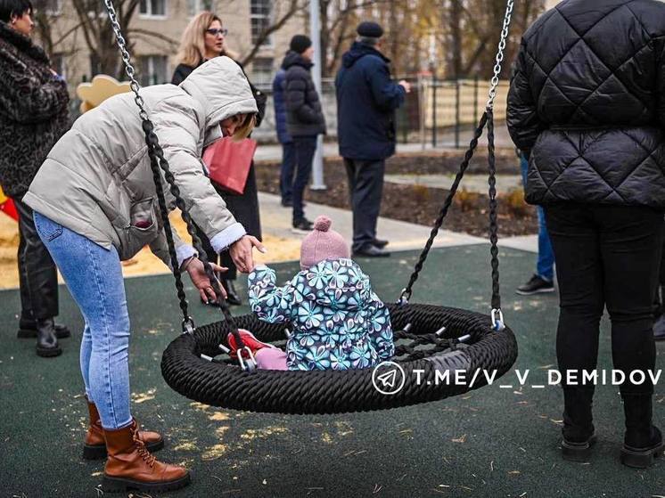 В Белгороде у бывшего общежития на Коммунальной отремонтировали двор