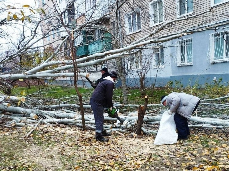 Каховские коммунальщики работают под обстрелами ВСУ