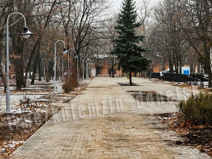 В Донецке подходит к концу благоустройство сквера «Строитель»