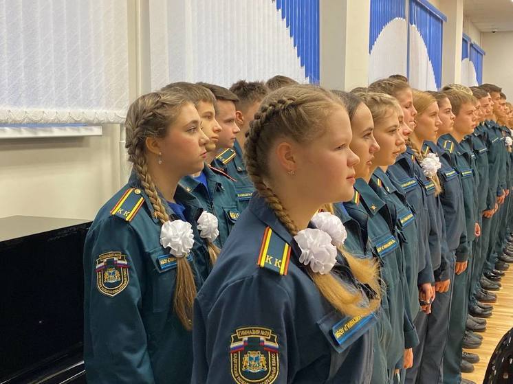 Псковские школьники стали кадетами