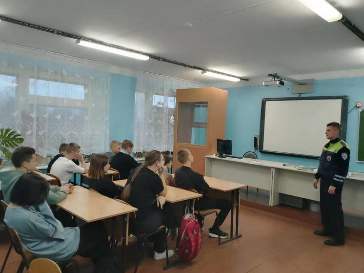 Сотрудник ГАИ провёл профилактическую беседу с учениками Городковической школы