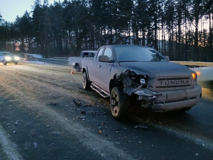 Водитель пострадал в тройном ДТП на Алтае