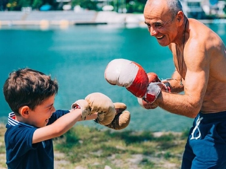 19-летний новосибирский фанат MMA случайно убил своего дедушку во время спарринга