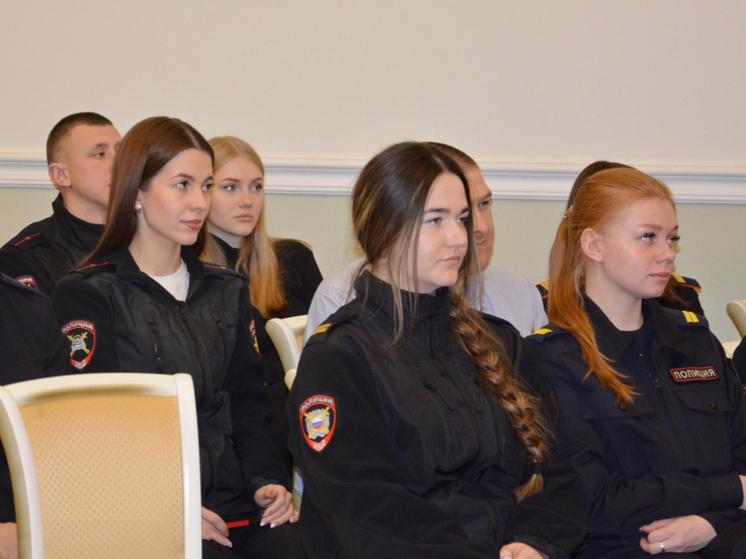 Смоленская полиция поучаствовала в лекционном занятие от общества Знание
