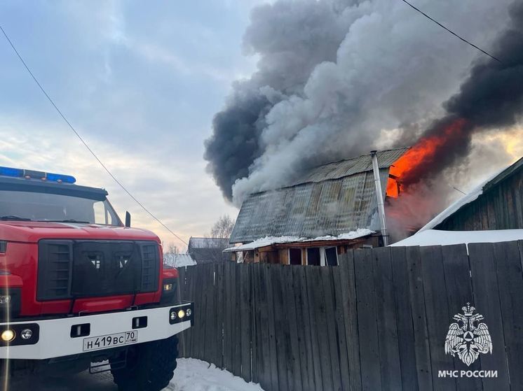 В томском посёлке ЛПК 1 декабря горел жилой дом